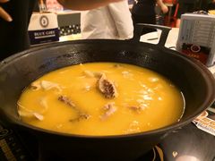 -鲜入围煮花胶鸡海鲜火锅