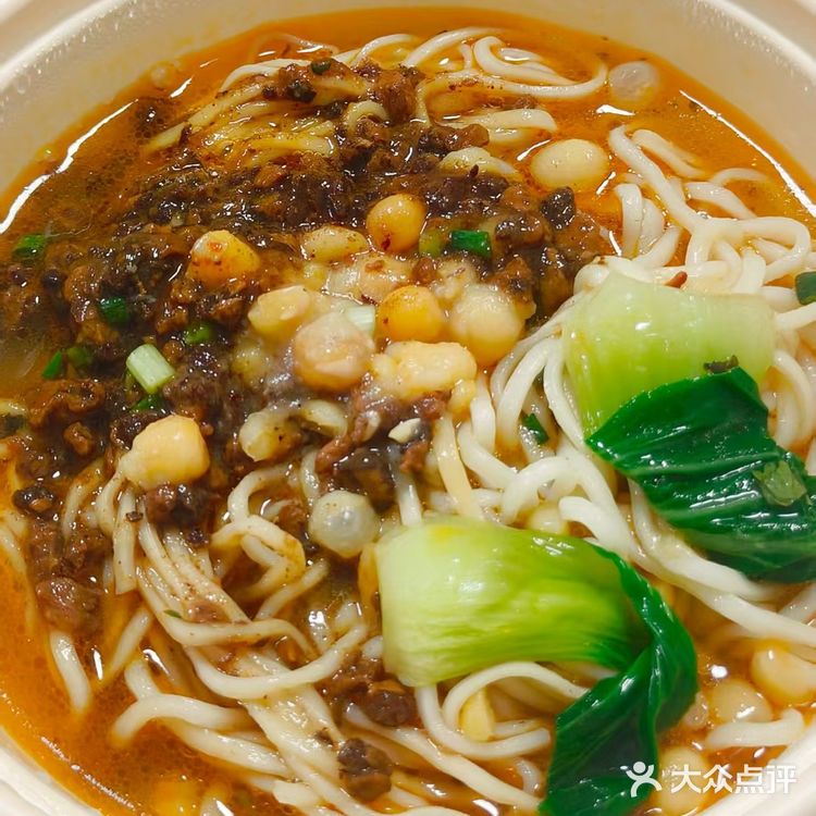 绵绵密密的兵哥豌杂面，肉酱好香