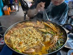 部队锅-MI WU FACTORY米屋美食工厂餐厅(绿地店)