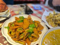 地三鲜-东北哈尔滨酱骨头馆房掌柜铁锅炖