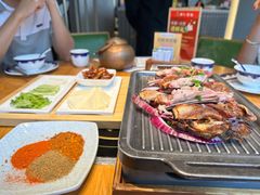 -娜仁图雅蒙古美食村(33小镇店)