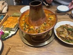 土司铜锅油焖鸡-金孔雀德宏傣味餐馆(魏公村店)
