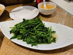 清炒豌豆尖-渝信川菜(西单店)