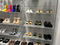 -UGG(燕莎奥特莱斯购物中心店)