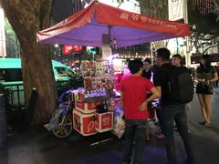 -詹爷爷乌节路街头冰淇淋