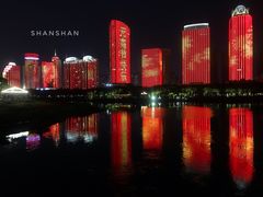 -万绿园