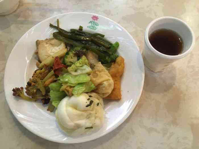 观自在素食馆-"楼下开了很久,每次饭店经过都会看到很多人.