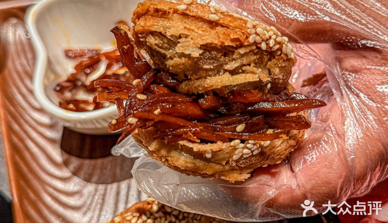 国潮大片级火锅店空降杭州滨江樱花里……