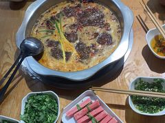 -李记称盘牛杂串串(广厦店)