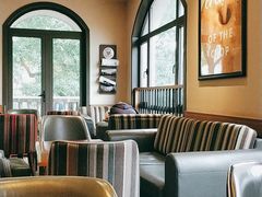 靠窗位-COSTA COFFEE(上海虹口公园店)