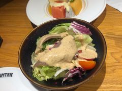 咸牛肉蔬菜沙拉-斗牛士牛排(南京东路店)