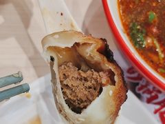 -小杨生煎(金山百联购物中心3楼店)