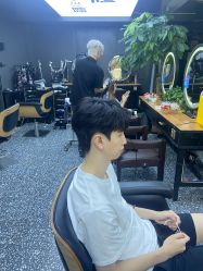 -藤野造型专业烫染接发