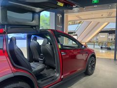 -TESLA 特斯拉(上海太古汇体验店)