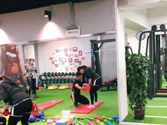 -征成健身连锁私教工作室(九公里店)