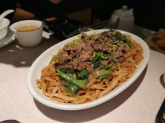 招牌湿炒牛河-潮泰牛肉火锅 · 创于1992年(车公庙店)