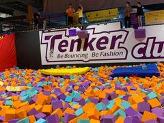 -Tenker Club弹刻极限主题公园 · 蹦床 · 团建 · 生日派对(大关店)