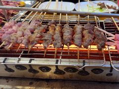 -哈尔滨小酒馆·鲜肉现穿自助烧烤(康新花园店)