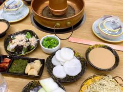 -洞庭洲·防空洞火锅·烧烤·铜锅涮肉(新百广场店)