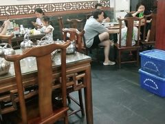 大堂-临街徽菜馆·正宗黄山味