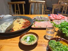 -壹兆圆重庆火锅手工炒底料(长白格林玫瑰湾店)