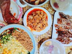 -爆炸头阿姨小四川正宗川味小吃(无任何分店)