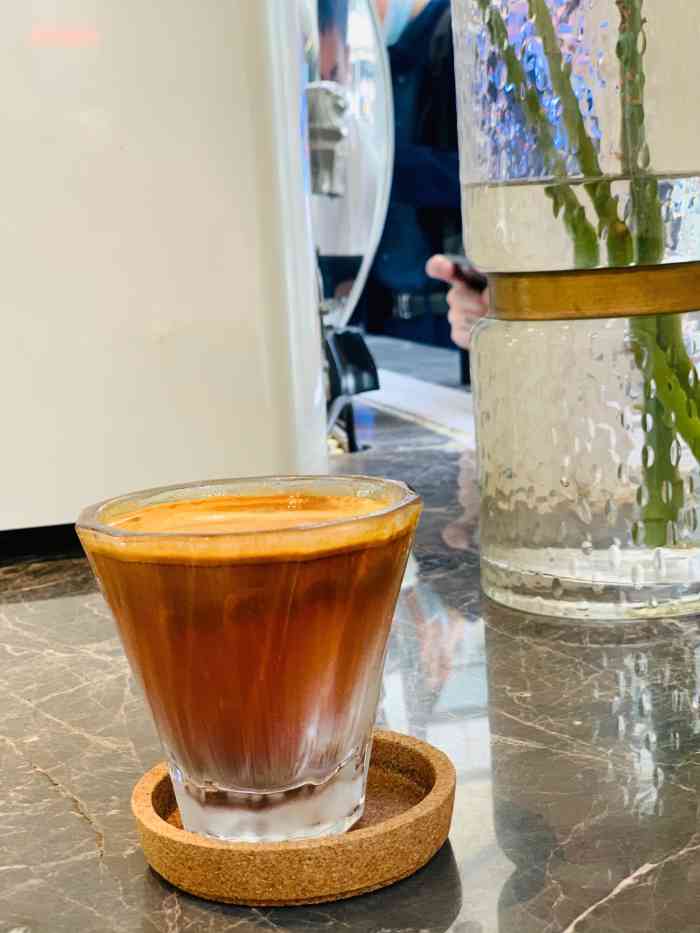 aroma coffee(卓越intown店)-"小朋友在喝喜茶,本来想到对面喝星巴克