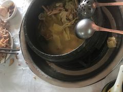 -鲁朗纳麦石锅鸡庄园