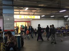 -大润发杨浦店-停车场