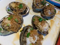 蒜蓉蒸鲍鱼-渔民船说·北塘海鲜·天津菜·海肠捞饭(北塘古镇店)
