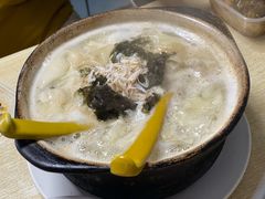-小许三鲜砂锅馄饨店(家多乐烟酒店)