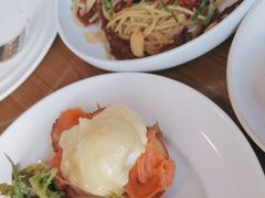 -ROAST coffee & eatery
