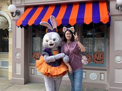 -小镇影院迪士尼小熊Duffy与他的朋友合影地