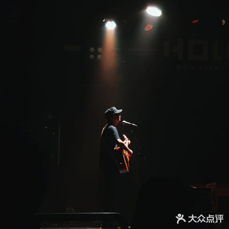 KK ONE-HOU LIVE演出《南方小镇》