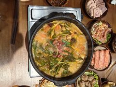 -黔有有贵州酸汤夺夺粉火锅(五味十字店)