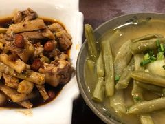 红油拌土鸡-百年粉蒸牛肉