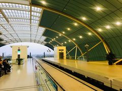 -龙阳路磁悬浮列车总站-停车场