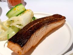 周末早午餐香煎新西兰三文鱼-壳里西餐厅Coquille Seafood Bistro(蒙自路店)