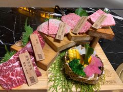 -山川小町·极番烧肉(新地假日广场店)