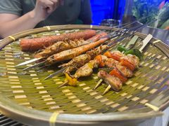 -山野的朋友露营炭火烤肉