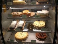-Chom Cafe and Restaurant