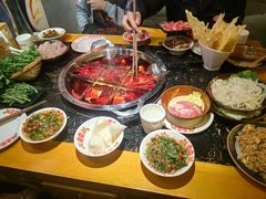 -憨孃孃·重庆老火锅(红山黑金店)