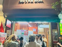 -Bánh Mì Huynh Hoa