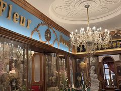 -秘密旅行Bonjour(黑金冠 江南西店)