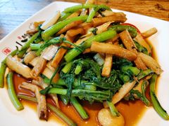 杏鲍菇炒茼蒿-福苗小骆驼烧烤(莲湖路店)