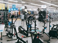 -迪卡侬(西三旗店)
