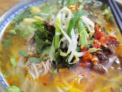 -巍山𤆵肉饵丝