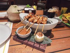 -三亚艾迪逊酒店·海滩烧烤 BARBACOA·现场乐队·浪漫晚餐·烧烤海鲜