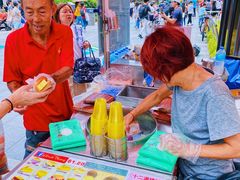 -詹爷爷乌节路街头冰淇淋