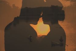 -雪中彩影婚纱摄影·微光艺术中心